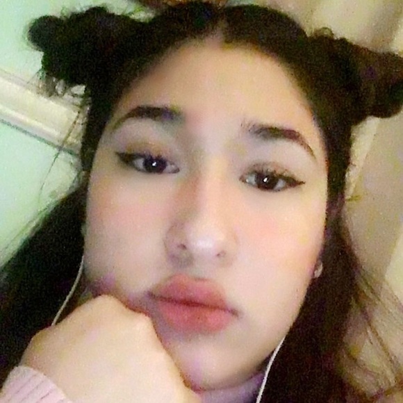 Meet your Posher, Carolina - Picture 3 of 3